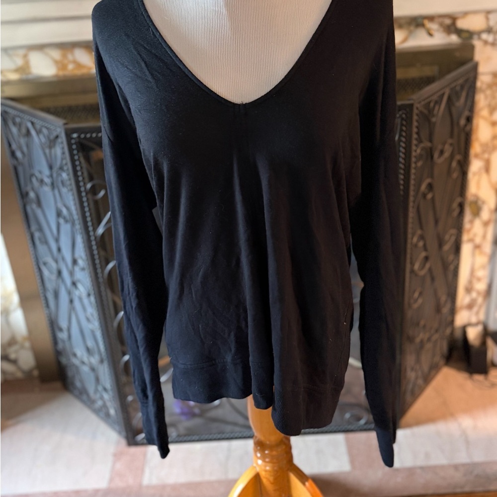 Athleta Black Twist-Back Long Sleeve Top